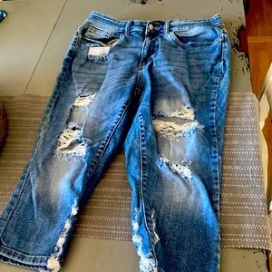 Judy Blue Distressed capris